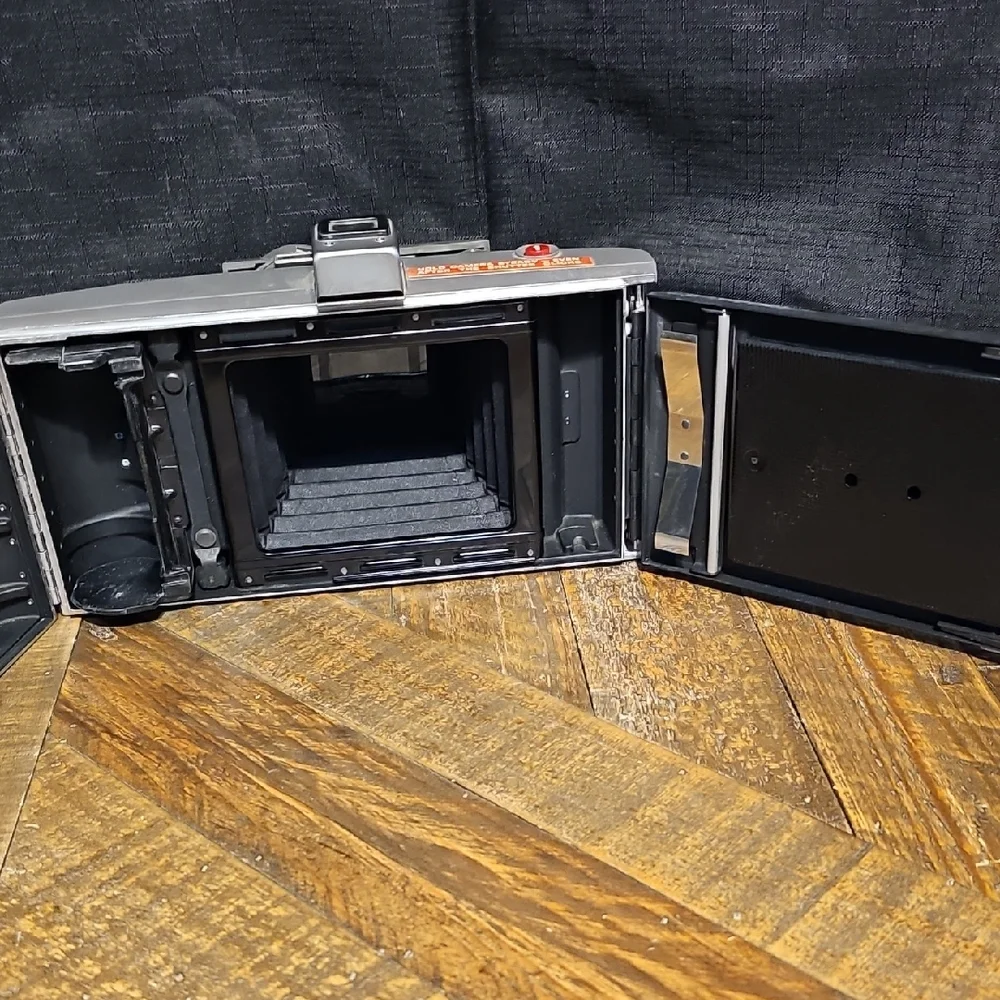 Polaroid Land Camera J66 - Classic Gray